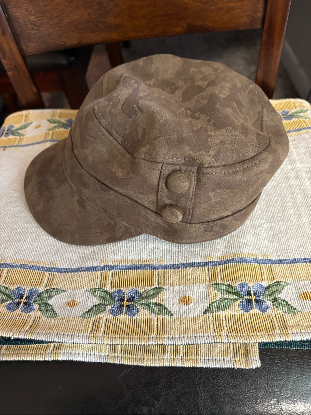 Time and Tru Camo Green Newsboy Cap